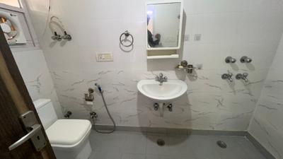 Image of 1300 Sq.ft 2.5 BHK Apartment / Flat for sale in Sukh Sagar Apartments, Sector 9 Dwarka, New Delhi for Rs. 21900000