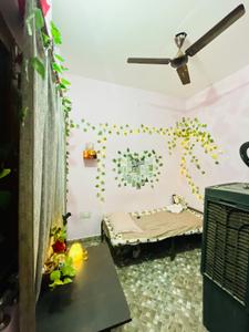 Bedroom Image of 350 Sq.ft 1 BHK Apartment / Flat for rent in Gomti Nagar Lucknow for Rs. 3500