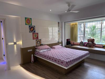 Bedroom Image of 1850 Sq.ft 3 BHK Apartment / Flat for sale in Juhu Mumbai for Rs. 102500000