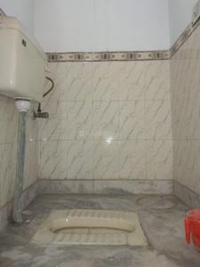 Bathroom Image of 1000 Sq.ft 2 BHK Builder Floor for rent in Ashok Nagar New Delhi for Rs. 16500