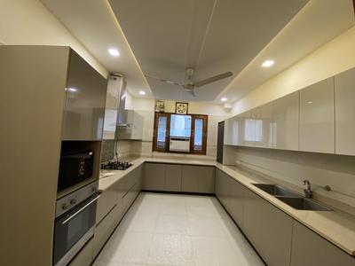 Kitchen Image of 2925 Sq.ft 4 BHK Builder Floor for sale in Defence Colony New Delhi for Rs. 177500000