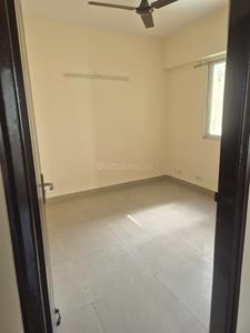 Bedroom Image of 1200 Sq.ft 3 BHK Apartment / Flat for rent in Sethi Max Royal, Sector 76 Noida for Rs. 30000