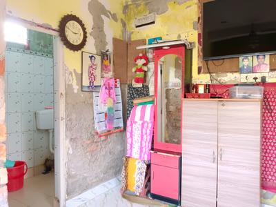 Bedroom Image of 1400 Sq.ft 3 BHK Independent House for sale in Baghajatin Kolkata for Rs. 6000000