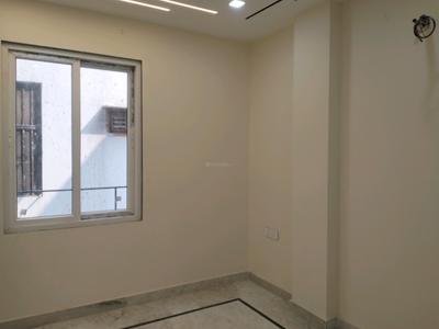 Bedroom Image of 1200 Sq.ft 3 BHK Builder Floor for sale in Shalimar Bagh New Delhi for Rs. 32500000