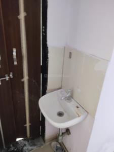 Bathroom Image of 550 Sq.ft 1 BHK Apartment / Flat for rent in Hadapsar Pune for Rs. 3500
