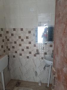 Bathroom Image of 800 Sq.ft 2 BHK Independent House for rent in Kamta Lucknow for Rs. 10500