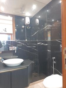 Common Bathroom Image of 2600 Sq.ft 4 BHK Builder Floor for sale in DLF Phase 1 Gurgaon for Rs. 50000000