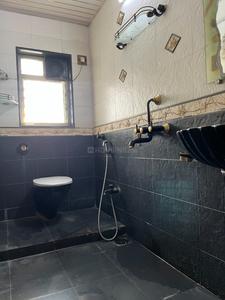 Bathroom Image of 900 Sq.ft 2 BHK Apartment / Flat for sale in Manisha Towers, Mulund East Mumbai for Rs. 16500000