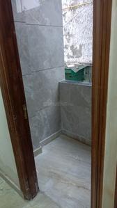 Balcony Image of 700 Sq.ft 2 BHK Builder Floor for sale in Pitampura New Delhi for Rs. 6000000