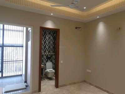 Bedroom Image of 1350 Sq.ft 3 BHK Builder Floor for sale in Janakpuri New Delhi for Rs. 41500000