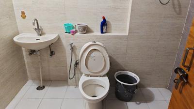 Image of 1275 Sq.ft 2 BHK Apartment / Flat for rent in Rohtas Plumeria Homes, Gomti Nagar, Lucknow for Rs. 35000