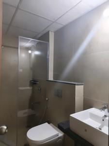 Common Bathroom Image of 2200 Sq.ft 4 BHK Apartment / Flat for rent in Runwal The Central Park, Chinchwad Pune for Rs. 76000