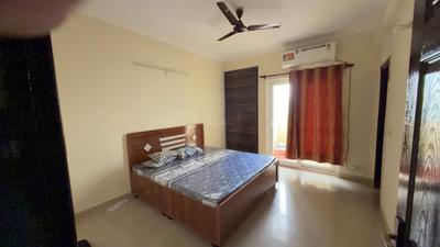 Bedroom Image of 850 Sq.ft 2 BHK Apartment / Flat for sale in Paramount Floraville, Sector 137 Noida for Rs. 13000000