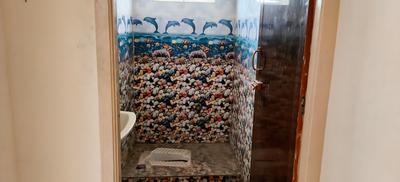 Bathroom Image of 950 Sq.ft 2 BHK Apartment / Flat for sale in Kattupakkam Chennai for Rs. 5500000