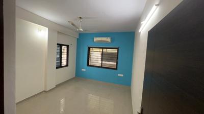 Bedroom Image of 1600 Sq.ft 3 BHK Apartment / Flat for rent in Race Course Vadodara for Rs. 30000