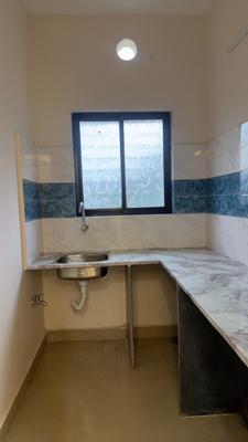 Kitchen Image of 450 Sq.ft 1 BHK Builder Floor for rent in Picnic Garden Kolkata for Rs. 20000