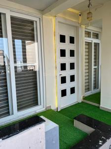 Image of 1100 Sq.ft 2 BHK Apartment / Flat for rent in Express Garden, Indirapuram, Ghaziabad for Rs. 38000