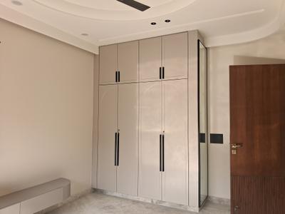Bedroom Image of 1800 Sq.ft 3 BHK Builder Floor for rent in Paschim Vihar New Delhi for Rs. 75000