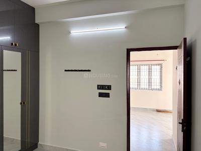 Bedroom Image of 1200 Sq.ft 2 BHK Apartment / Flat for rent in Sholinganallur Chennai for Rs. 25000