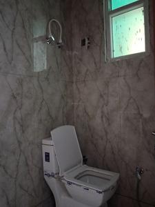 Common Bathroom Image of 950 Sq.ft 2 BHK Apartment / Flat for sale in Sector 73 Noida for Rs. 3990000