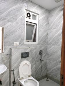 Common Bathroom Image of 1600 Sq.ft 3 BHK Apartment / Flat for rent in Sector 17 Dwarka New Delhi for Rs. 50000