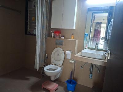 Bathroom Image of 600 Sq.ft 1 BHK Apartment / Flat for rent in Akshar Altorios, Hadapsar Pune for Rs. 32500