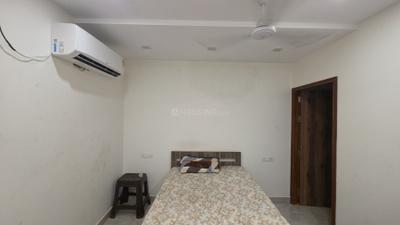 Bedroom Image of 400 Sq.ft 1 BHK Apartment / Flat for rent in Pitampura New Delhi for Rs. 19900