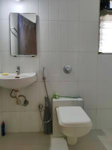 Common Bathroom Image of 1900 Sq.ft 4 BHK Apartment / Flat for rent in Kasarvadavali Thane for Rs. 72000