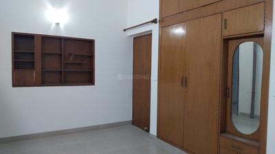 Bedroom Image of 2400 Sq.ft 4 BHK Builder Floor for rent in Arjun Nagar New Delhi for Rs. 150000