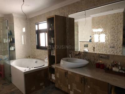 Bathroom Image of 10000 Sq.ft 6 BHK Villa for rent in Noida Extension Greater Noida for Rs. 350000