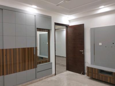 Bedroom Image of 1200 Sq.ft 3 BHK Builder Floor for sale in Shalimar Bagh New Delhi for Rs. 27500000
