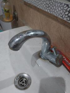 Bathroom Image of 1250 Sq.ft 2 BHK Builder Floor for rent in Uattardhona Lucknow for Rs. 13500