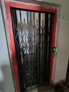 Bedroom Image of 800 Sq.ft 2 BHK Independent House for rent in Raj Mukti, New Alipore Kolkata for Rs. 15500