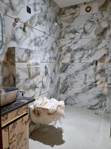 Common Bathroom Image of 1550 Sq.ft 4 BHK Builder Floor for sale in Raju Parak Extension New Delhi for Rs. 14500000