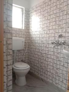Common Bathroom Image of 550 Sq.ft 2 BHK Apartment / Flat for sale in Keshtopur Kolkata for Rs. 1950000