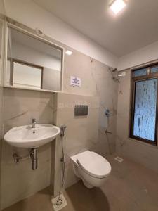 Bathroom Image of 1459 Sq.ft 3 BHK Apartment / Flat for sale in Gurukrupa Alaknanda, Juhu Mumbai for Rs. 87500000