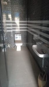 Bathroom Image of 300 Sq.ft 1 RK Apartment / Flat for rent in Vasant Kunj New Delhi for Rs. 17000
