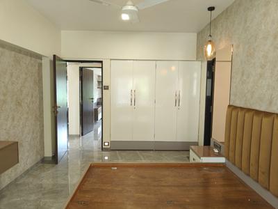 Bedroom Image of 1550 Sq.ft 3 BHK Apartment / Flat for sale in Lokhandwala Complex, Andheri West Mumbai for Rs. 58000000