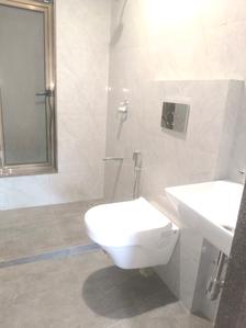 Common Bathroom Image of 700 Sq.ft 2 BHK Apartment / Flat for sale in Kandivali West Mumbai for Rs. 17500000