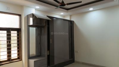 Bedroom Image of 1500 Sq.ft 3 BHK Builder Floor for sale in Raja Park Apartment, Shakurpur New Delhi for Rs. 14500000