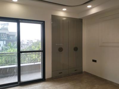 Bedroom Image of 2000 Sq.ft 5 BHK Builder Floor for sale in Mukherjee Nagar New Delhi for Rs. 34000000