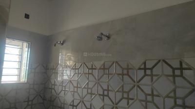 Bathroom Image of 900 Sq.ft 1 BHK Builder Floor for rent in Lingipur Bhubaneswar for Rs. 12000