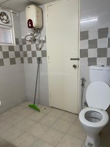 Bathroom Image of 1700 Sq.ft 4.5 BHK Apartment / Flat for rent in Ajnara Homes, Noida Extension Greater Noida for Rs. 33000