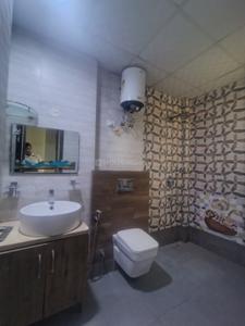 Bathroom Image of 2300 Sq.ft 3 BHK Builder Floor for rent in Big Block Builder Floor, Sector 46 Gurgaon for Rs. 46000