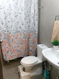 Bathroom Image of 1400 Sq.ft 3 BHK Apartment / Flat for rent in Adani Amogha, Shantigram Ahmedabad for Rs. 40000
