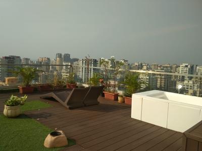 Balcony Image of 4200 Sq.ft 4 BHK Penthouse for sale in Khar West Mumbai for Rs. 220000000
