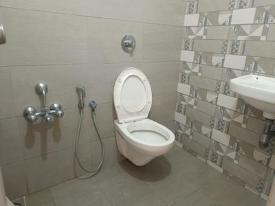 Bathroom Image of 850 Sq.ft 1 BHK Apartment / Flat for rent in Surya Kiran Aakash Homes, Ujala Circle Ahmedabad for Rs. 15500