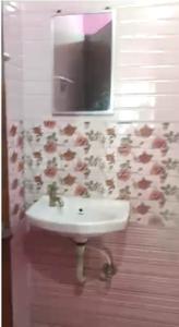 Bathroom Image of 1100 Sq.ft 3 BHK Builder Floor for rent in Ponneri Chennai for Rs. 15000