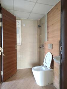 Common Bathroom Image of 1085 Sq.ft 2 BHK Apartment / Flat for sale in ACE Parkway, Sector 150 Noida for Rs. 13500000