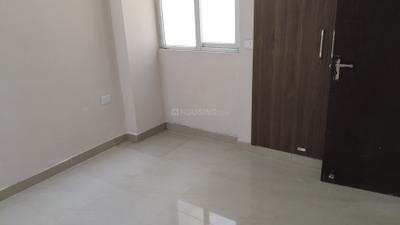 Bedroom Image of 945 Sq.ft 2.5 BHK Apartment / Flat for rent in NBCC Golf Homes, Noida Extension Greater Noida for Rs. 18000